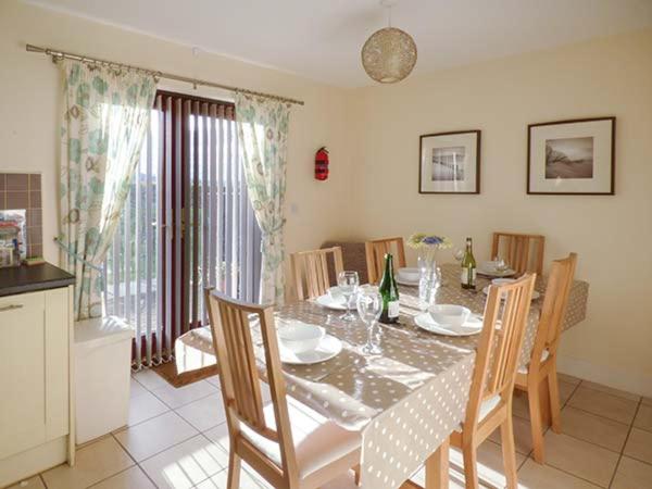 Grove Cottage, Whitby room 4